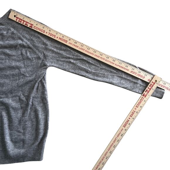 Love Tree V-Neck Sweater Women M Gray Lightweight Pullover - Picture 5 of 7